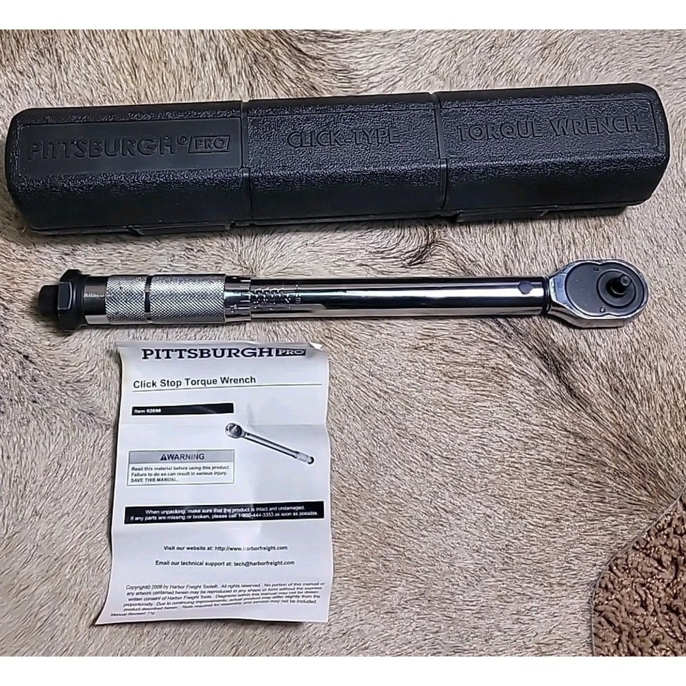Pittsburgh Pro - 1/4" Drive Torque Wrench Reversible‎ - Click-Type w/ Case